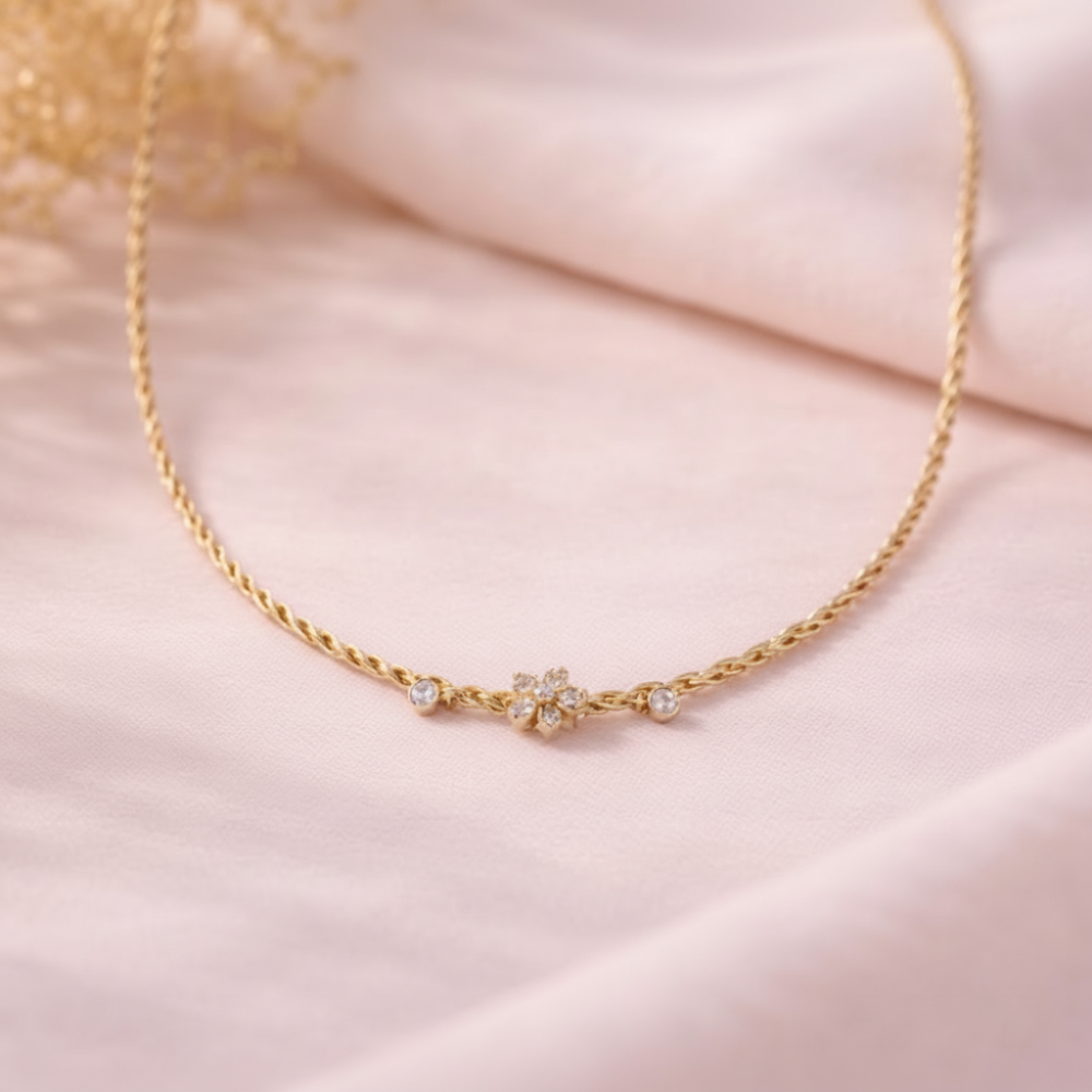 Halskette mit Anhänger aus goldenem Edelstahl