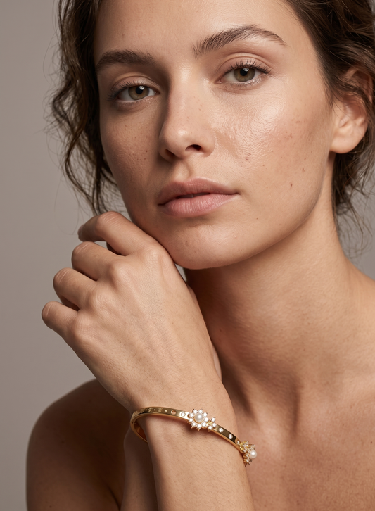 Armreif aus goldenem Edelstahl